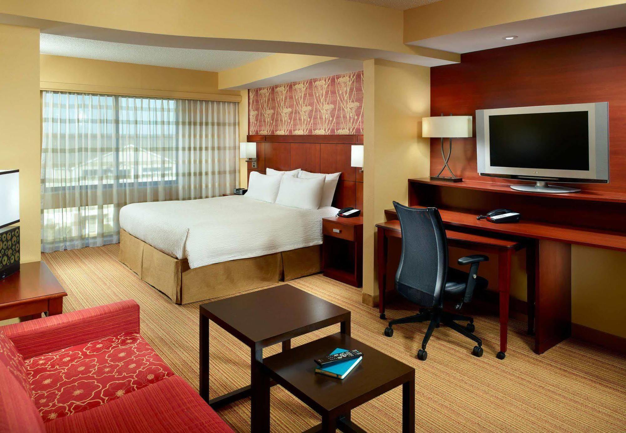 Courtyard By Marriott Кларксвил Екстериор снимка